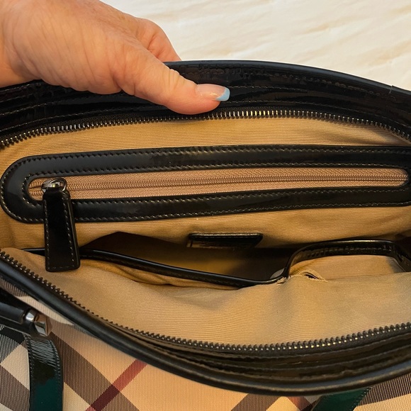 SALE 🖤 Burberry Coated Canvas/Patent Leather Tote - Picture 5 of 16